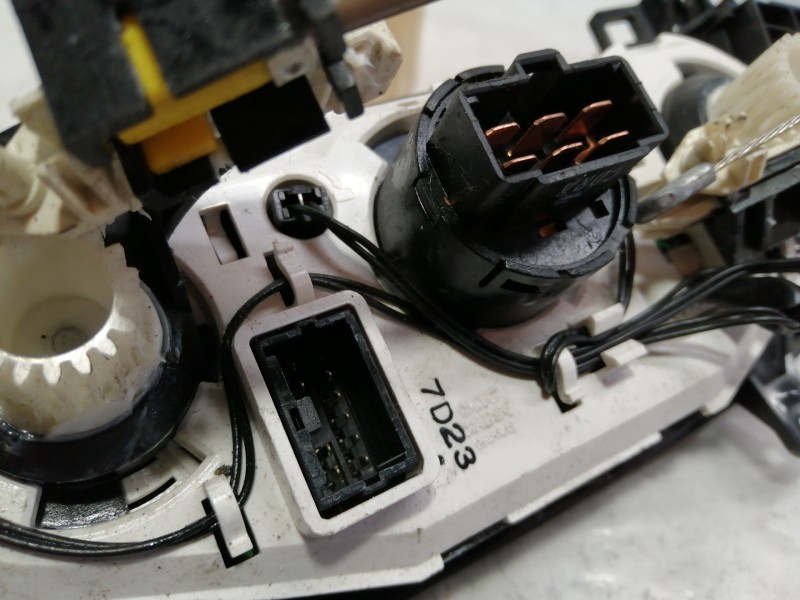 Recambio de mando calefaccion / aire acondicionado para chevrolet aveo ls referencia OEM IAM SINREFERENCIA 10 PINES + 6 PINES 