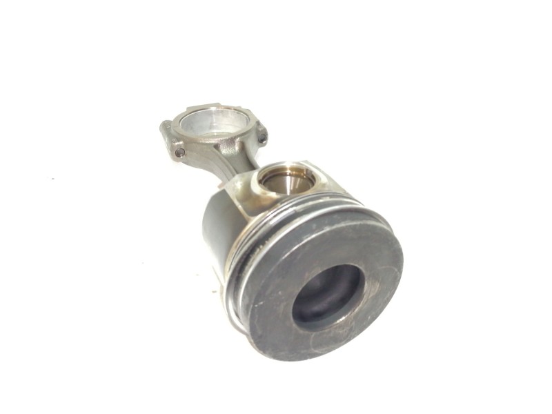 Recambio de piston para mitsubishi outlander (cw0) 2.0 di-d intense plus referencia OEM IAM 81L97A8  CON BIELA