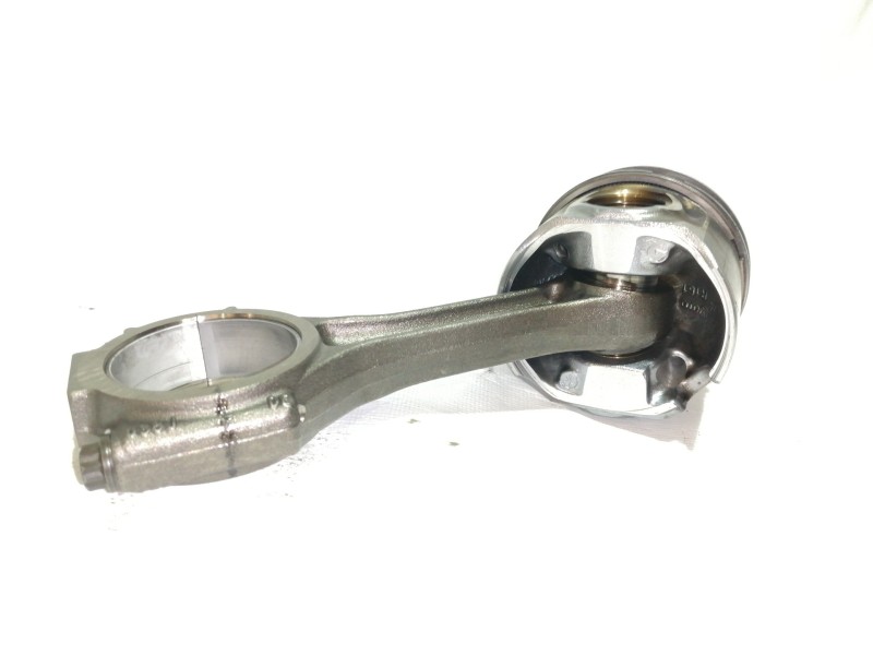 Recambio de piston para mitsubishi outlander (cw0) 2.0 di-d intense plus referencia OEM IAM 81L97A8  CON BIELA