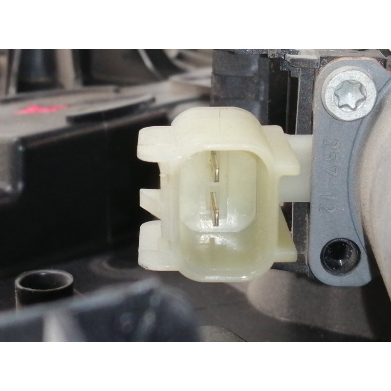 Recambio de elevalunas delantero derecho para ford fiesta (cb1) ambiente referencia OEM IAM 8A6114553A  