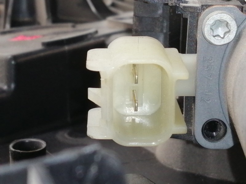 Recambio de elevalunas delantero derecho para ford fiesta (cb1) ambiente referencia OEM IAM 8A6114553A  