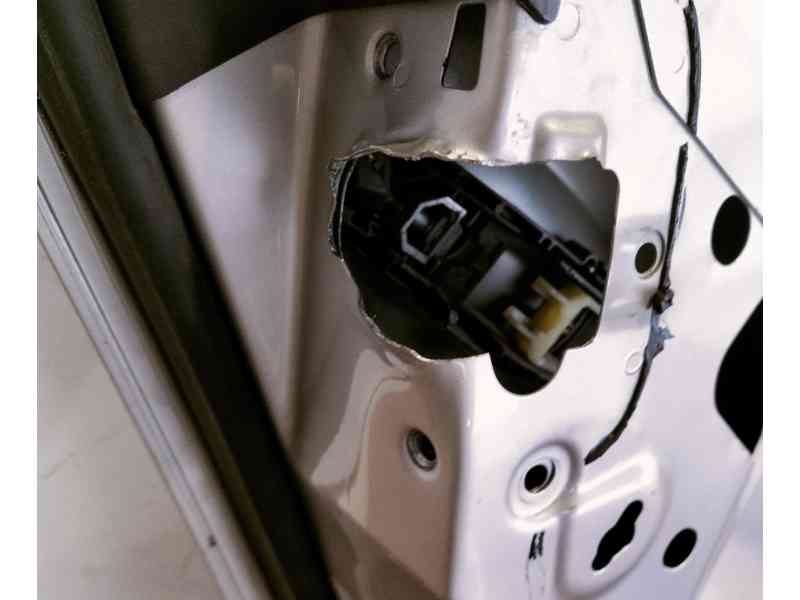 Recambio de puerta trasera izquierda para mercedes-benz clase c (w203) berlina 200 compressor (203.042) referencia OEM IAM   