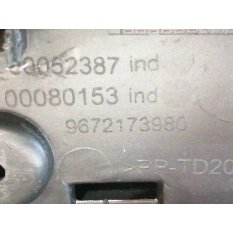 Recambio de apoyabrazos central para citroën c4 lim. feel referencia OEM IAM 9672173980  