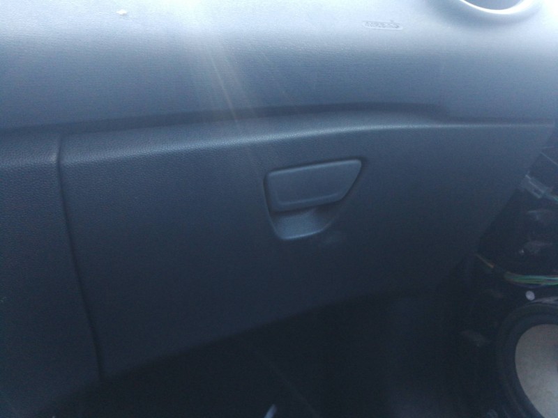 Recambio de guantera para ford fiesta (cb1) ambiente referencia OEM IAM BA61A06010AAW  