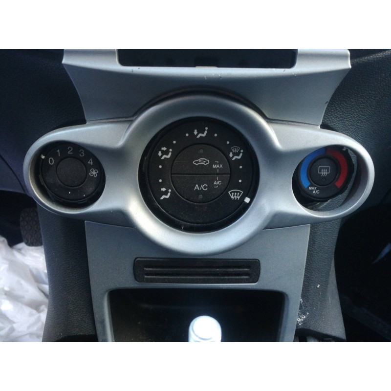 Recambio de mando calefaccion / aire acondicionado para ford fiesta (cb1) ambiente referencia OEM IAM 8A6118549  