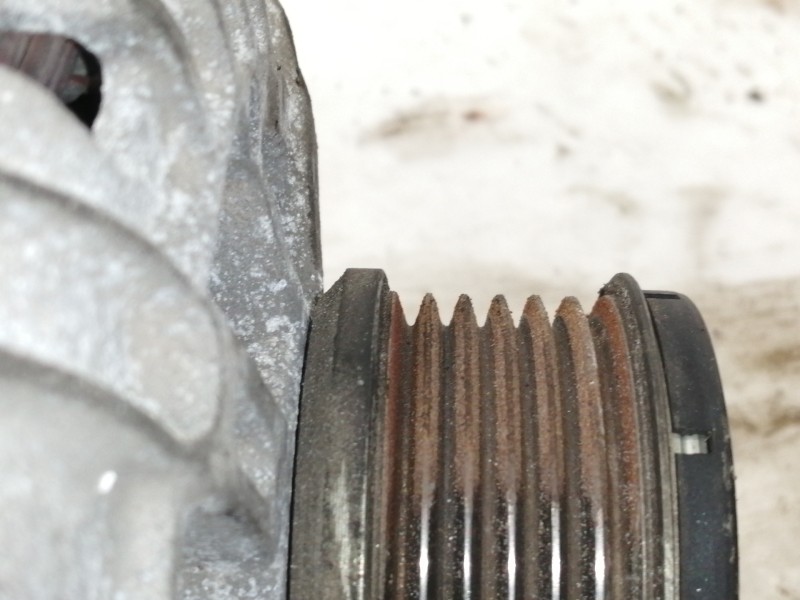 Recambio de alternador para ford fiesta (cb1) sport referencia OEM IAM 8V21110300AB 2543427A / TG12C038 209131175