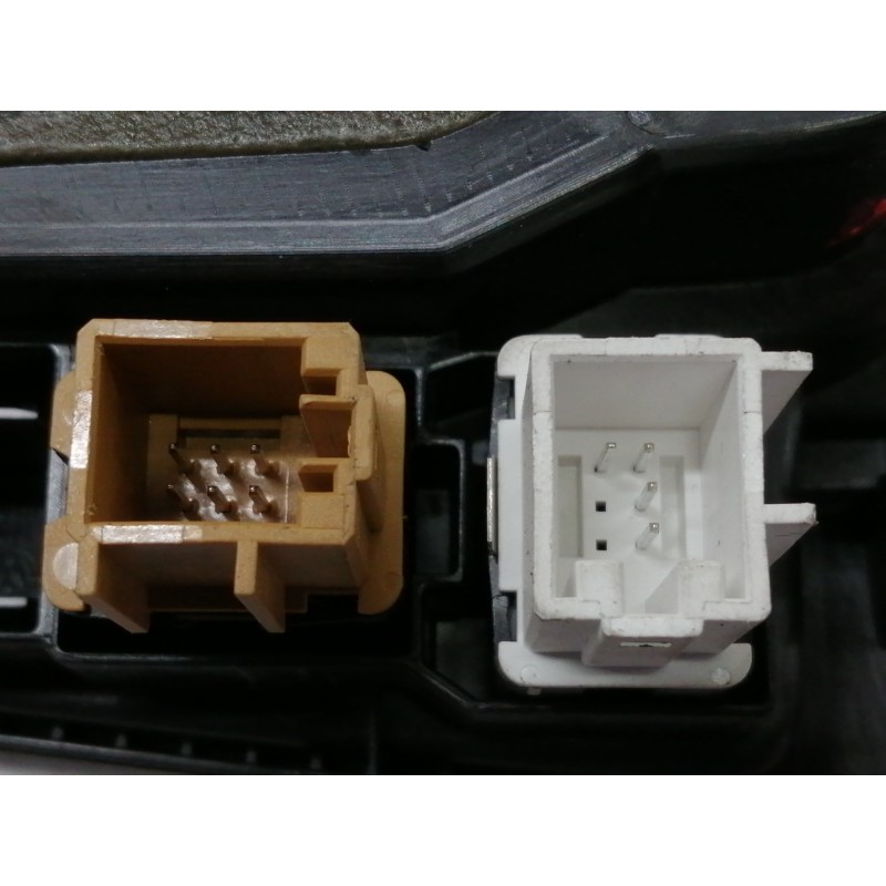 Recambio de moldura para volkswagen passat berlina (3c2) advance referencia OEM IAM 3C0864263F  