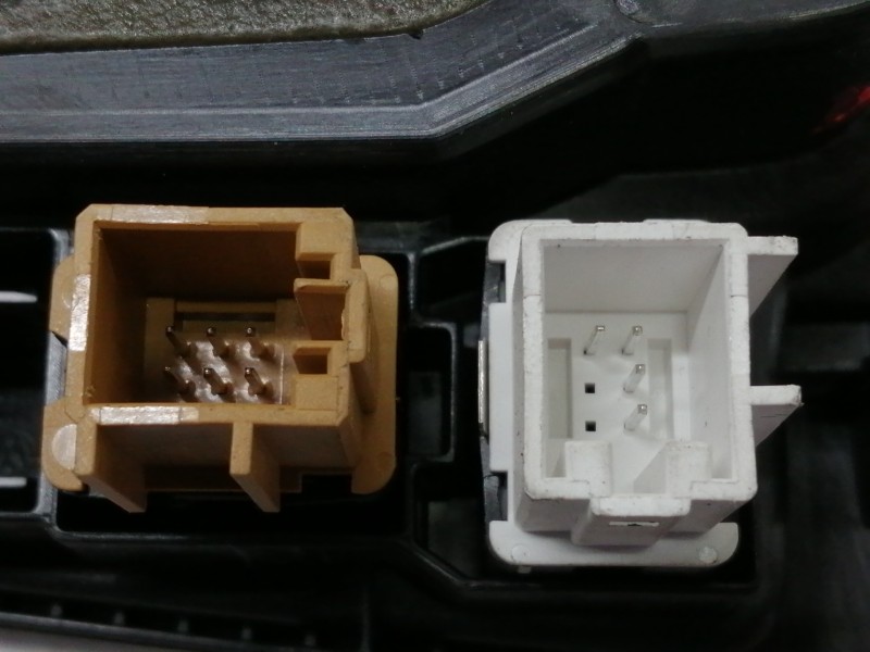 Recambio de moldura para volkswagen passat berlina (3c2) advance referencia OEM IAM 3C0864263F  