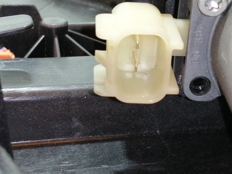 Recambio de elevalunas delantero derecho para ford fiesta (cb1) sport referencia OEM IAM 8A6114553A 8A61B23200BJ 8V5T14A584DCF