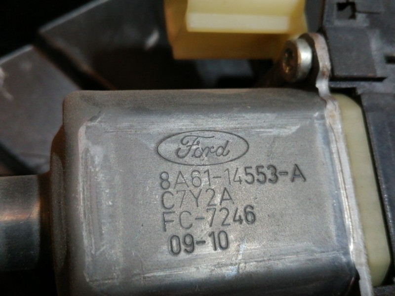 Recambio de elevalunas delantero derecho para ford fiesta (cb1) sport referencia OEM IAM 8A6114553A 8A61B23200BJ 8V5T14A584DCF