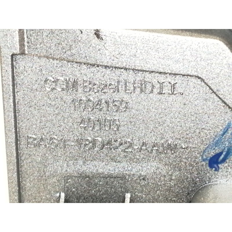 Recambio de moldura para ford fiesta (cb1) ambiente referencia OEM IAM 8A6118D422  