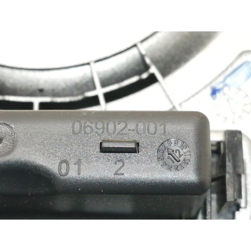 Recambio de moldura para ford fiesta (cb1) ambiente referencia OEM IAM 8A6118D422  