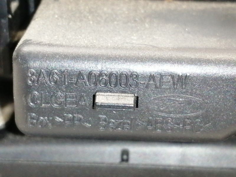 Recambio de moldura para ford fiesta (cb1) ambiente referencia OEM IAM 8A6118D422  