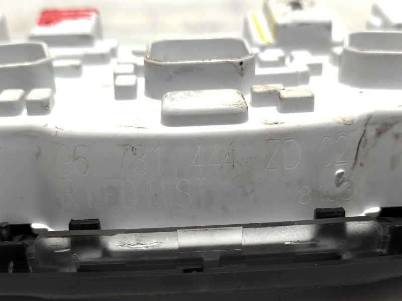 Recambio de luz interior para peugeot 3008 gt line referencia OEM IAM 96781444ZD  