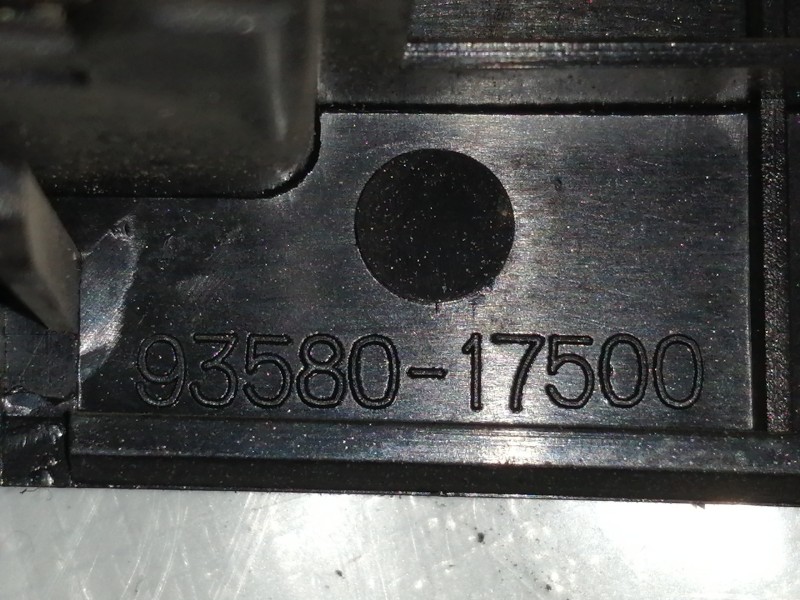 Recambio de mando elevalunas trasero izquierdo para hyundai matrix (fc) 1.5 crdi cat referencia OEM IAM 9358017500  