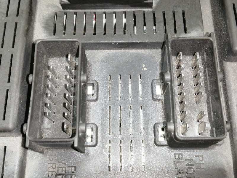 Recambio de caja reles / fusibles para citroën c5 berlina 2.0 hdi sx referencia OEM IAM 9645352980  