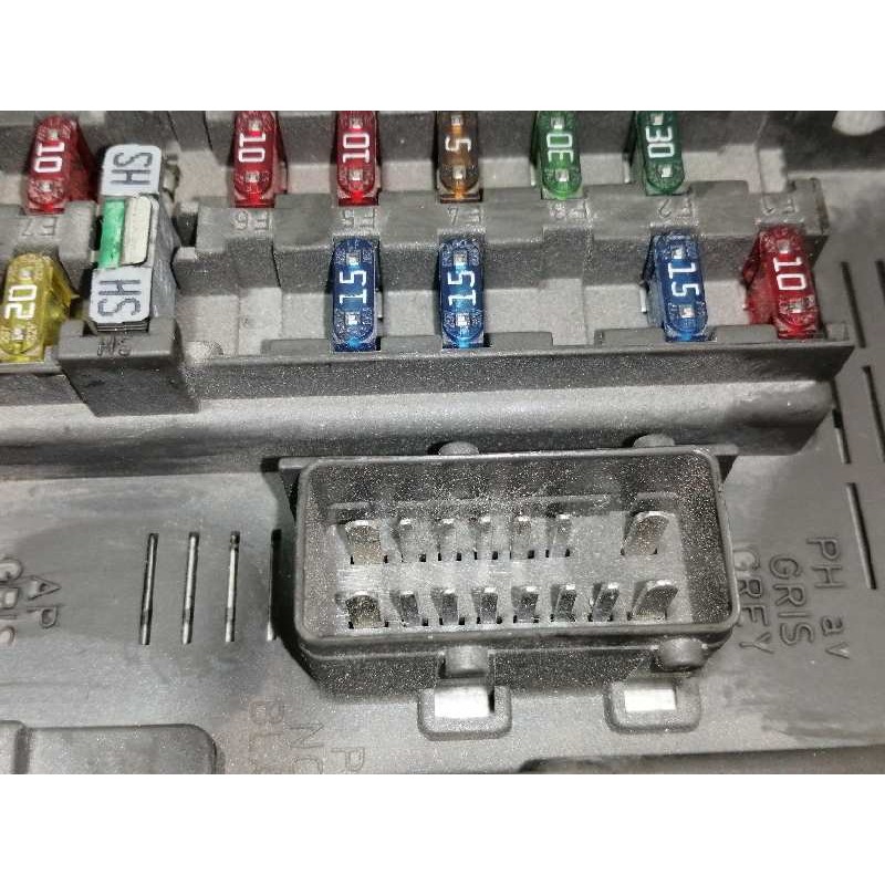 Recambio de caja reles / fusibles para citroën c5 berlina 2.0 hdi sx referencia OEM IAM 9645352980  