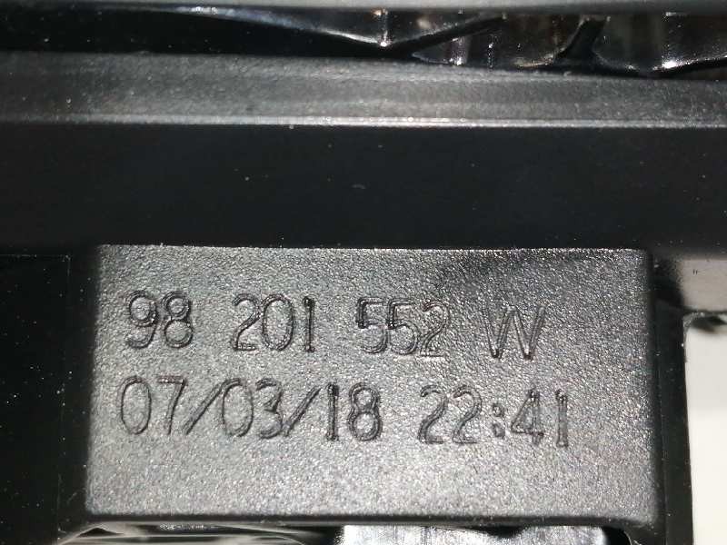 Recambio de maneta interior delantera derecha para peugeot 3008 gt line referencia OEM IAM 98201552VV  