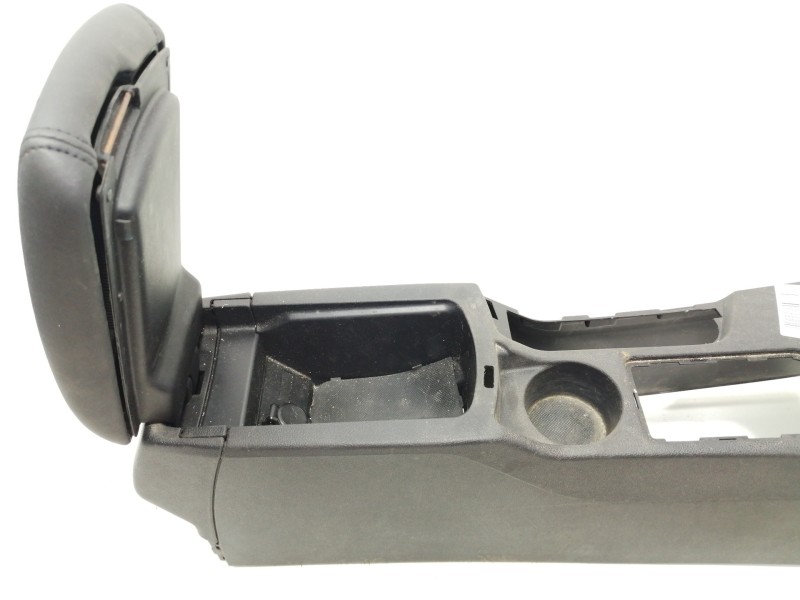 Recambio de apoyabrazos central para peugeot rcz basis referencia OEM IAM YM14300477  