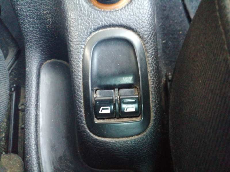 Recambio de mando elevalunas delantero izquierdo para peugeot 206 berlina x-line referencia OEM IAM   
