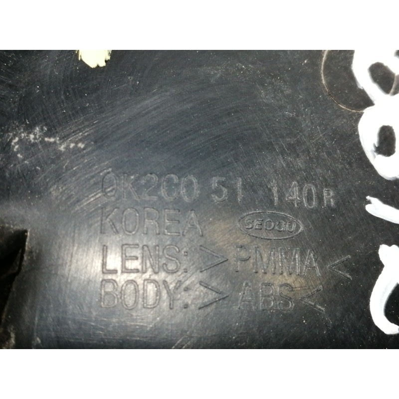 Recambio de piloto trasero derecho para kia carens 1.8 ls monovolumen referencia OEM IAM 0K2C051140  