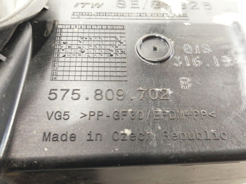 Recambio de tapa exterior combustible para cupra ateca 2.0tsi 4drive referencia OEM IAM 575809702 8V0862159 