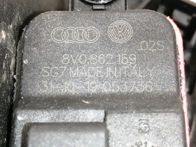 Recambio de tapa exterior combustible para cupra ateca 2.0tsi 4drive referencia OEM IAM 575809702 8V0862159 