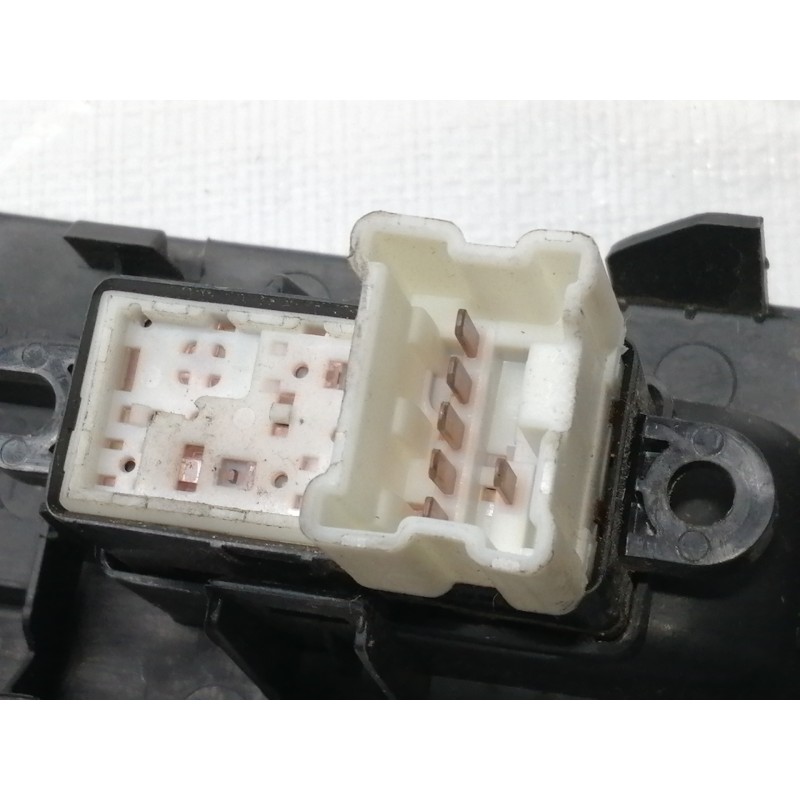 Recambio de mando elevalunas delantero derecho para nissan micra (k12e) acenta referencia OEM IAM 80960AX100  