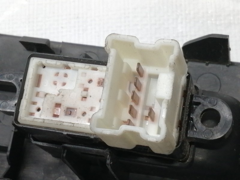 Recambio de mando elevalunas delantero derecho para nissan micra (k12e) acenta referencia OEM IAM 80960AX100  