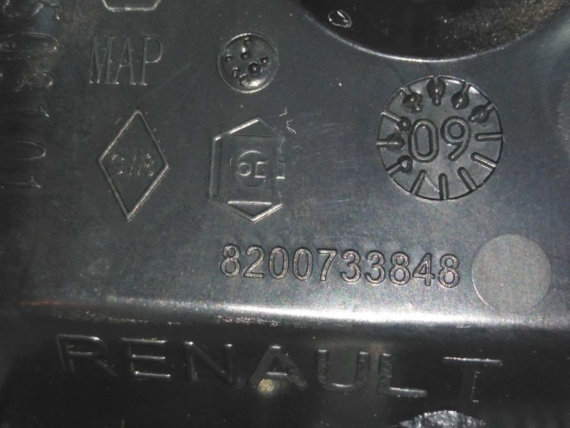 Recambio de maneta interior delantera izquierda para dacia sandero ambiance referencia OEM IAM 8200733848  