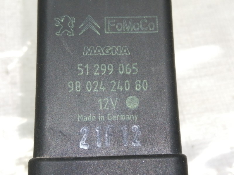 Recambio de caja precalentamiento para citroën ds4 design referencia OEM IAM 9802424080  