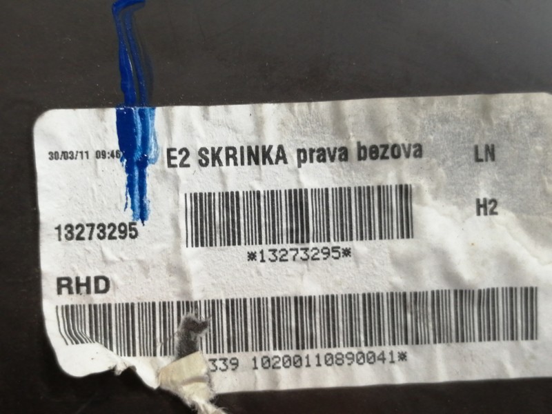 Recambio de guantera para opel insignia berlina cosmo referencia OEM IAM 13273295  