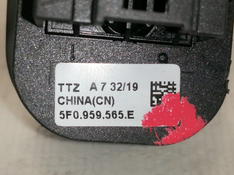 Recambio de mando retrovisor para cupra ateca 2.0tsi 4drive referencia OEM IAM 5F0959565E  