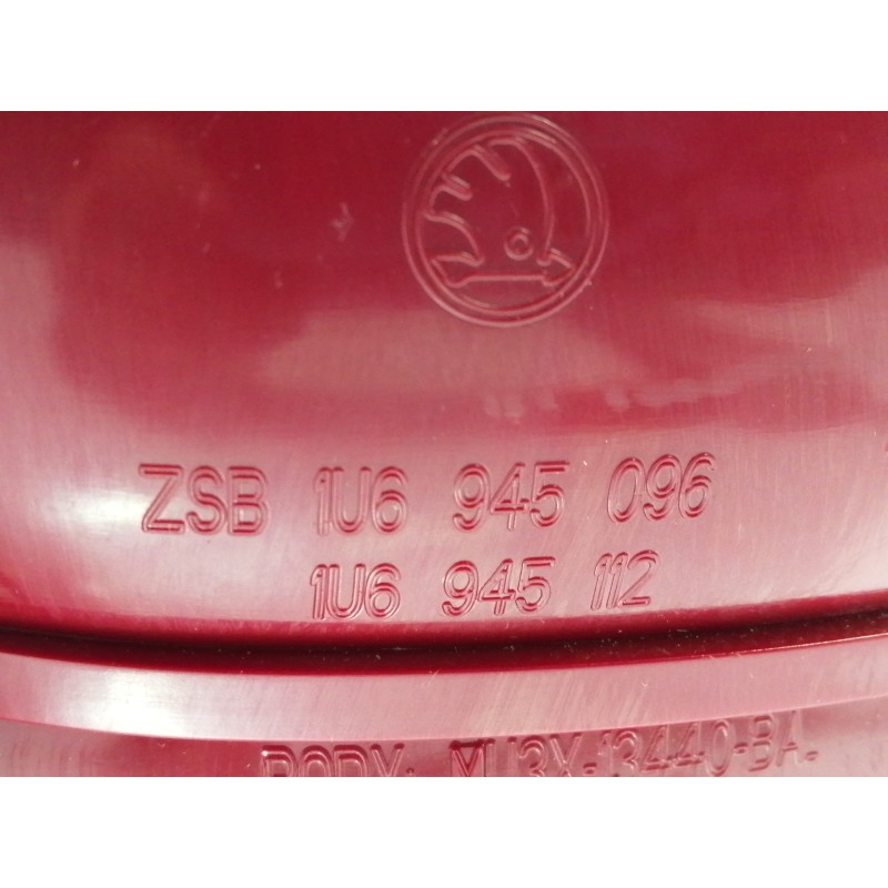 Recambio de piloto trasero derecho para skoda octavia berlina (1u2) comfort referencia OEM IAM 1U6945096 1U6945112 
