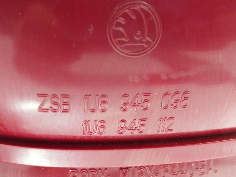 Recambio de piloto trasero derecho para skoda octavia berlina (1u2) comfort referencia OEM IAM 1U6945096 1U6945112 