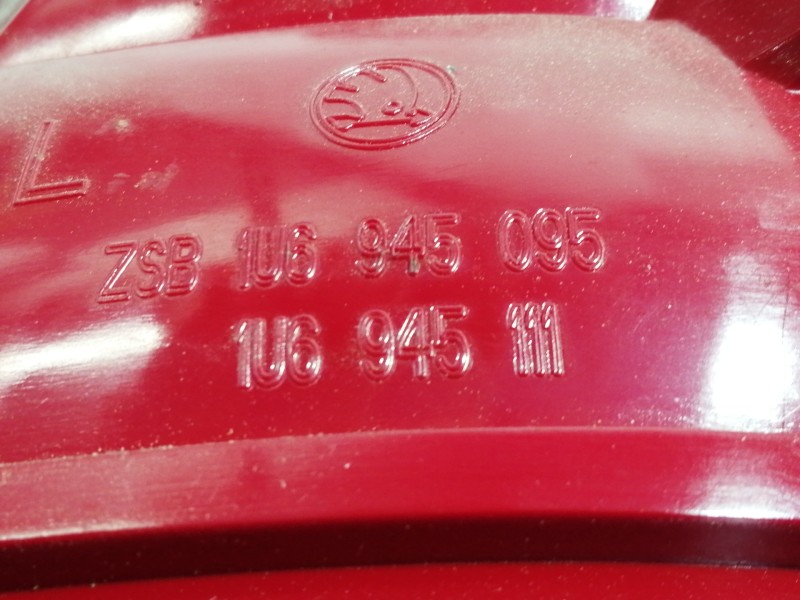 Recambio de piloto trasero izquierdo para skoda octavia berlina (1u2) comfort referencia OEM IAM 1U6945095  