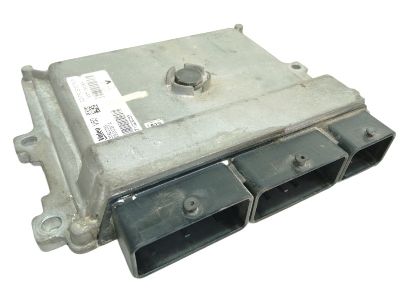 Recambio de centralita motor uce para dacia sandero stepway referencia OEM IAM 237103008R 130820083 / V29030397A 237102806R