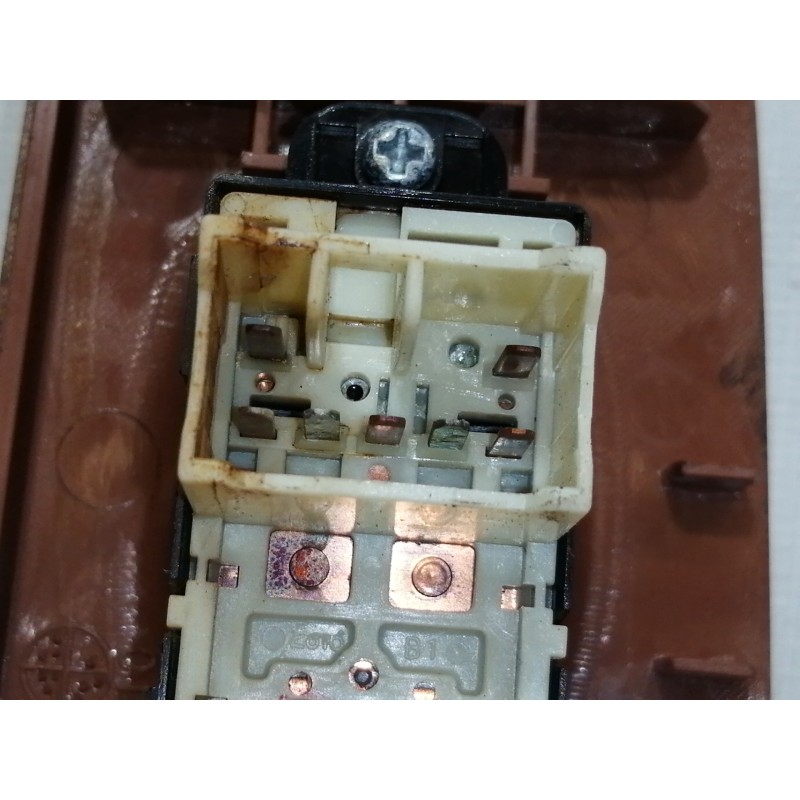 Recambio de mando elevalunas delantero derecho para kia carnival ii 2.9 cdri ex referencia OEM IAM 202005491 0K58A66360A 