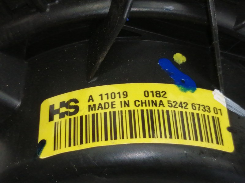 Recambio de motor calefaccion para opel insignia berlina cosmo referencia OEM IAM 5242673301  