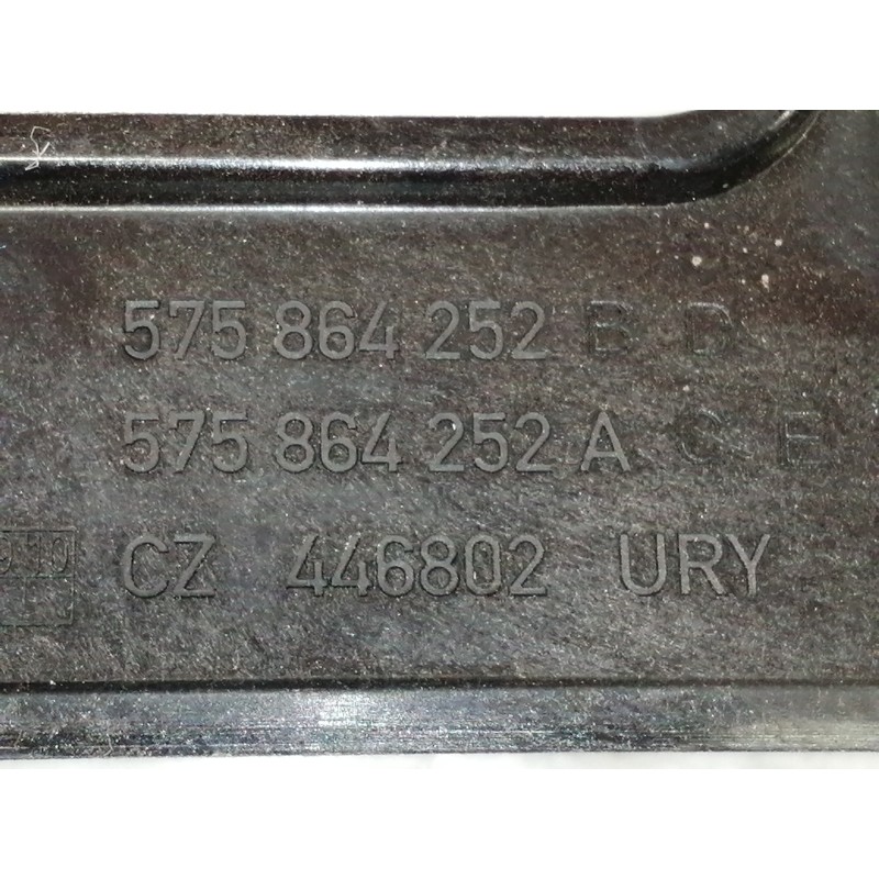 Recambio de soporte para cupra ateca 2.0tsi 4drive referencia OEM IAM 575864225D  