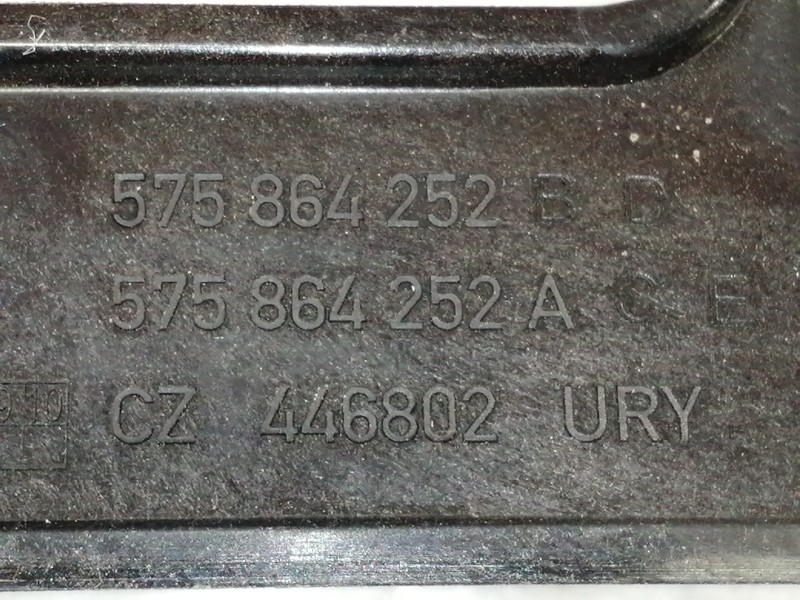 Recambio de soporte para cupra ateca 2.0tsi 4drive referencia OEM IAM 575864225D  