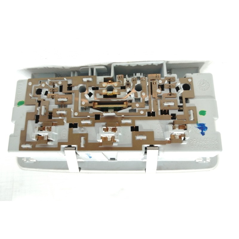 Recambio de luz interior para opel insignia berlina cosmo referencia OEM IAM 13285101  