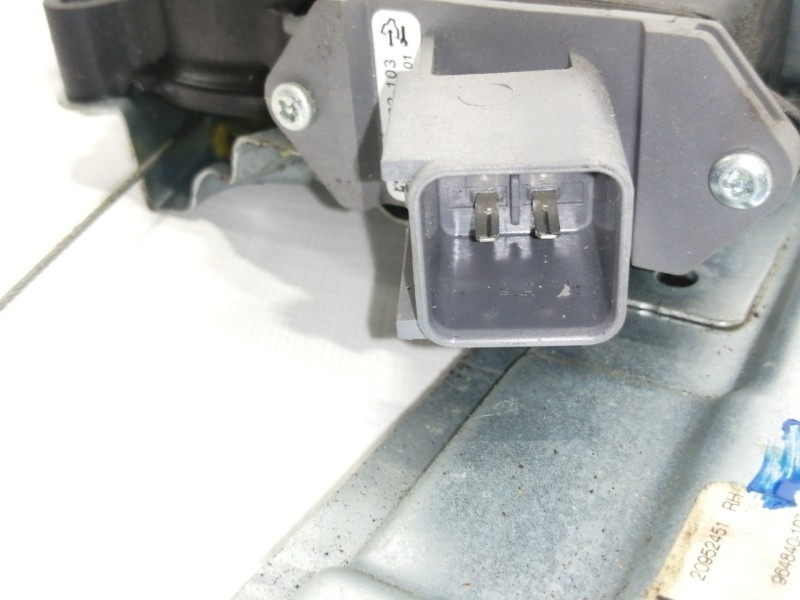 Recambio de elevalunas trasero derecho para opel insignia berlina cosmo referencia OEM IAM 20952451 966307104 966309102