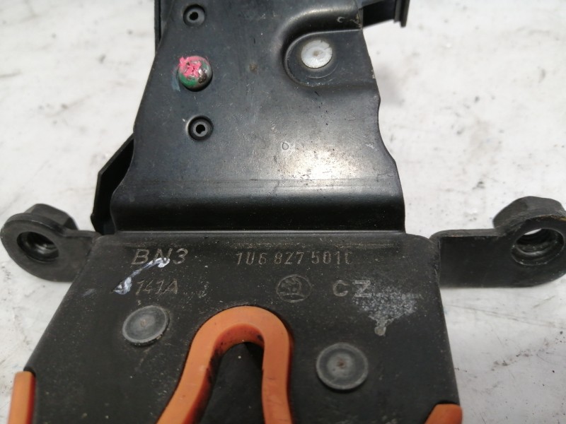 Recambio de cerradura maletero / porton para skoda octavia combi (1u5) elegance referencia OEM IAM 1U6827501C A141A 