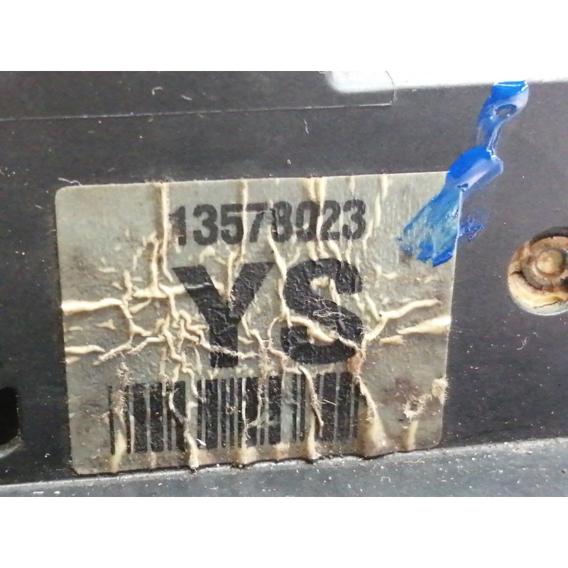 Recambio de cerradura puerta trasera derecha para opel insignia berlina cosmo referencia OEM IAM 13578023  