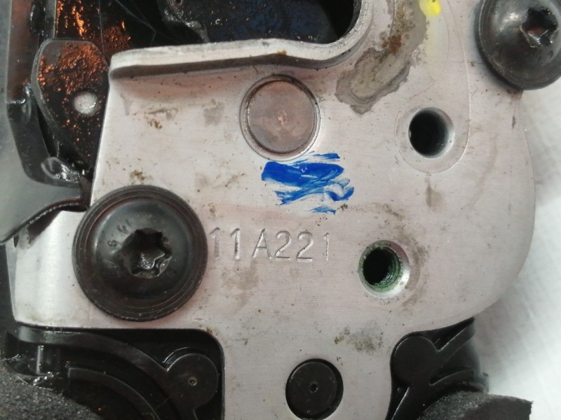 Recambio de cerradura puerta trasera izquierda para opel insignia berlina cosmo referencia OEM IAM 13578022  