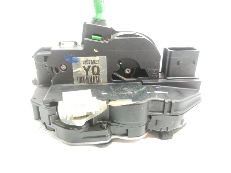 Recambio de cerradura puerta trasera izquierda para opel insignia berlina cosmo referencia OEM IAM 13578022  