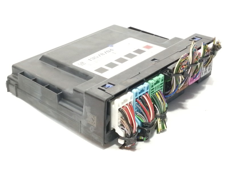 Recambio de modulo electronico para opel insignia berlina cosmo referencia OEM IAM 13578704  