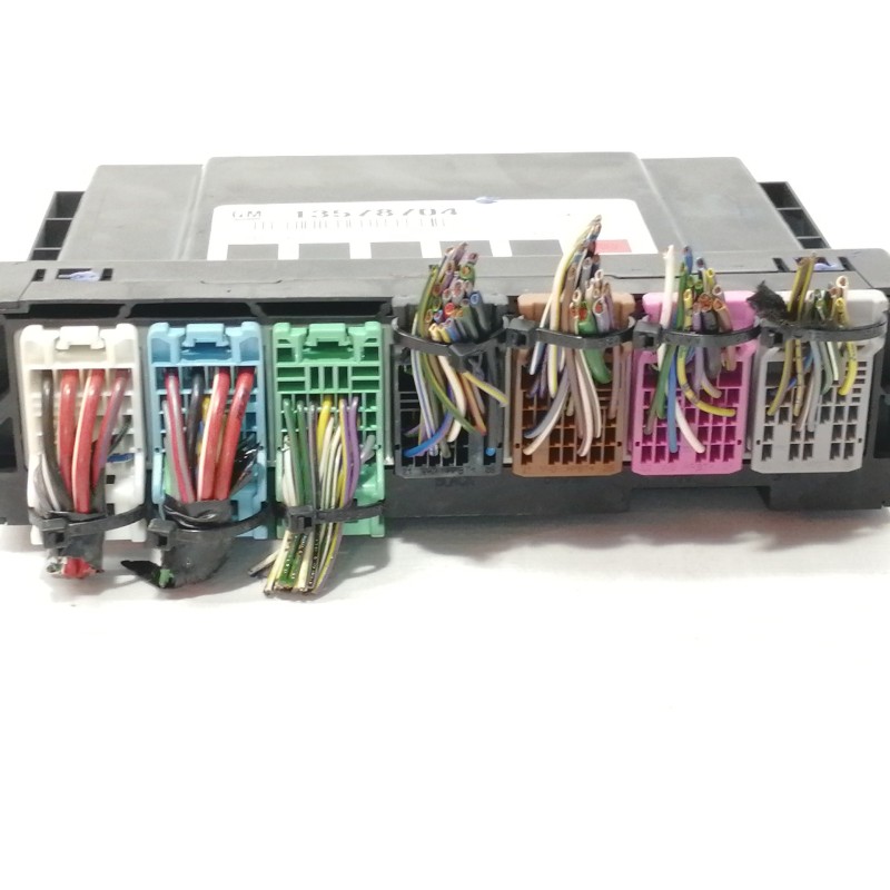 Recambio de modulo electronico para opel insignia berlina cosmo referencia OEM IAM 13578704  