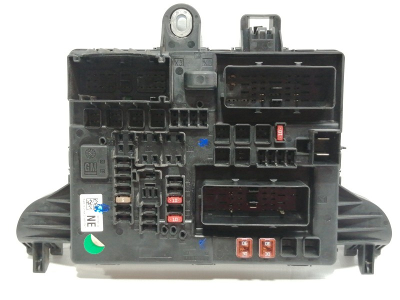 Recambio de caja reles / fusibles para opel insignia berlina cosmo referencia OEM IAM 13277321  